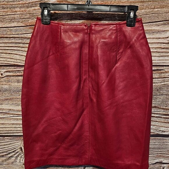 Valerie Stevens New Zealand Lambskin skirt Women's 4 red Pre-owned - Picture 2 of 4